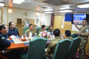 Foto: Dansatgas Maritim TNI Konga Kolonel Laut (P) Yayan Sofyan sedang paparkan di hadapan Rear Admiral (RADM) Flavio Macedo dan RADM. Claudio Henrique Mello De Almeida. (Pen Satgas Maritim Konga) 