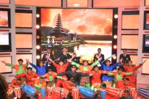 Penampilan mempesona dari Prajurit KRI TOM-357 di depan panggung  (Foto: Pen Satgas Mariitm Konga) 