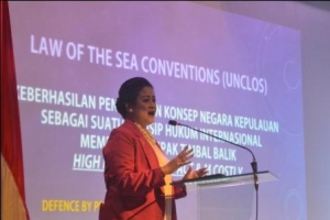 Analis Pertahanan Dr Connie Rahakundini Bakrie