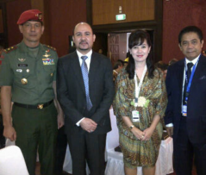 Pengamat pertahanan dan intelijen Nuning Kertopati (Kedua dari kanan) menyebut China telah melecehkan Indonesia. (Foto: Dok Nuning) 