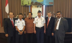 Foto Bersama - Para Pembicara Workshop dan Pengurus DPP ISSA di hotel Millenium, Jakarta, (15/316). Foto: Bayu/MN