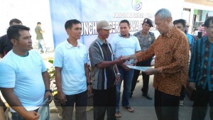 Direktur Jenderal Perikanan Tangkap Narmoko Prasmadji bersama para nelayan Kendari