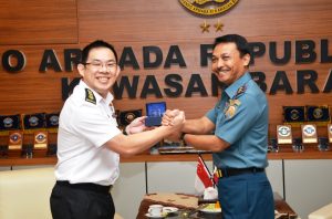 Pangarmarbar terima Komandan Maritim AL SIngapura