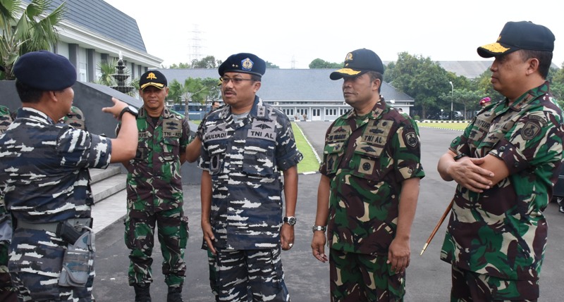 Gubernur AAL Terima Kunjugan Kerja Asrena dan Aslog Kasal
