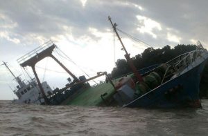 Lantamal XII Pontianak Laksanakan SAR Kapal Tenggelamw