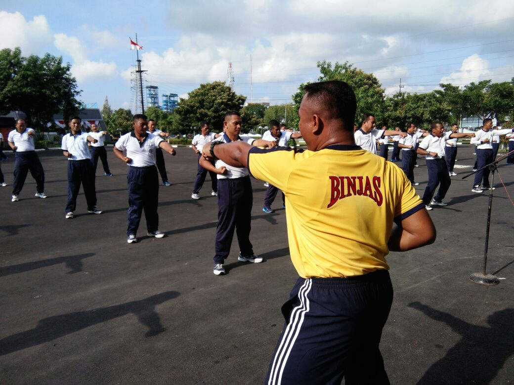 Latihan Beladiri Militer.