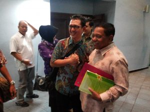 Letjen TNI Mar (Purn) Suharto (kanan)