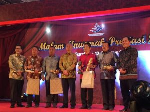 Foto bersama - Dirjen Hubla dan para stakeholder di Surabaya 