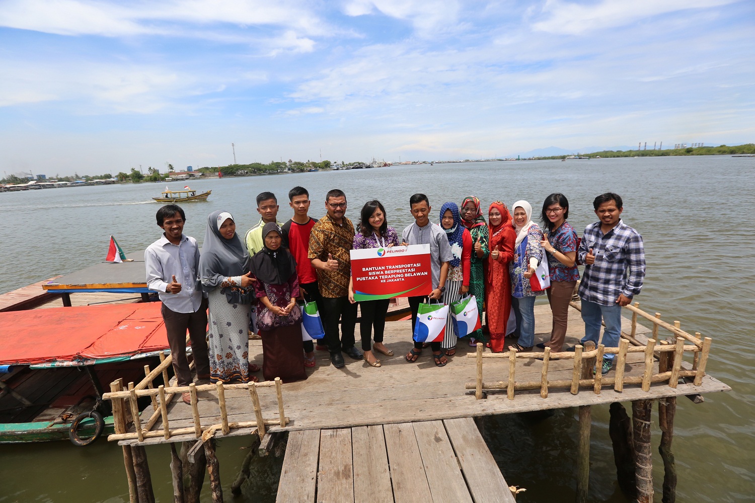 Pelindo I Peduli Siswa Berprestasi di Kampung Nelayan Belawan