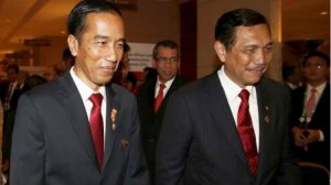 Presiden Jokowi bersama Menko Maritim Luhut Pandjaitan