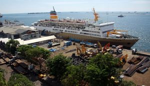 Pelabuhan dan pelayaran harus mengikuti perdagangan.