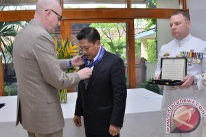 Marsetio memperoleh penghargaan dari Australia (Photo: Antara)