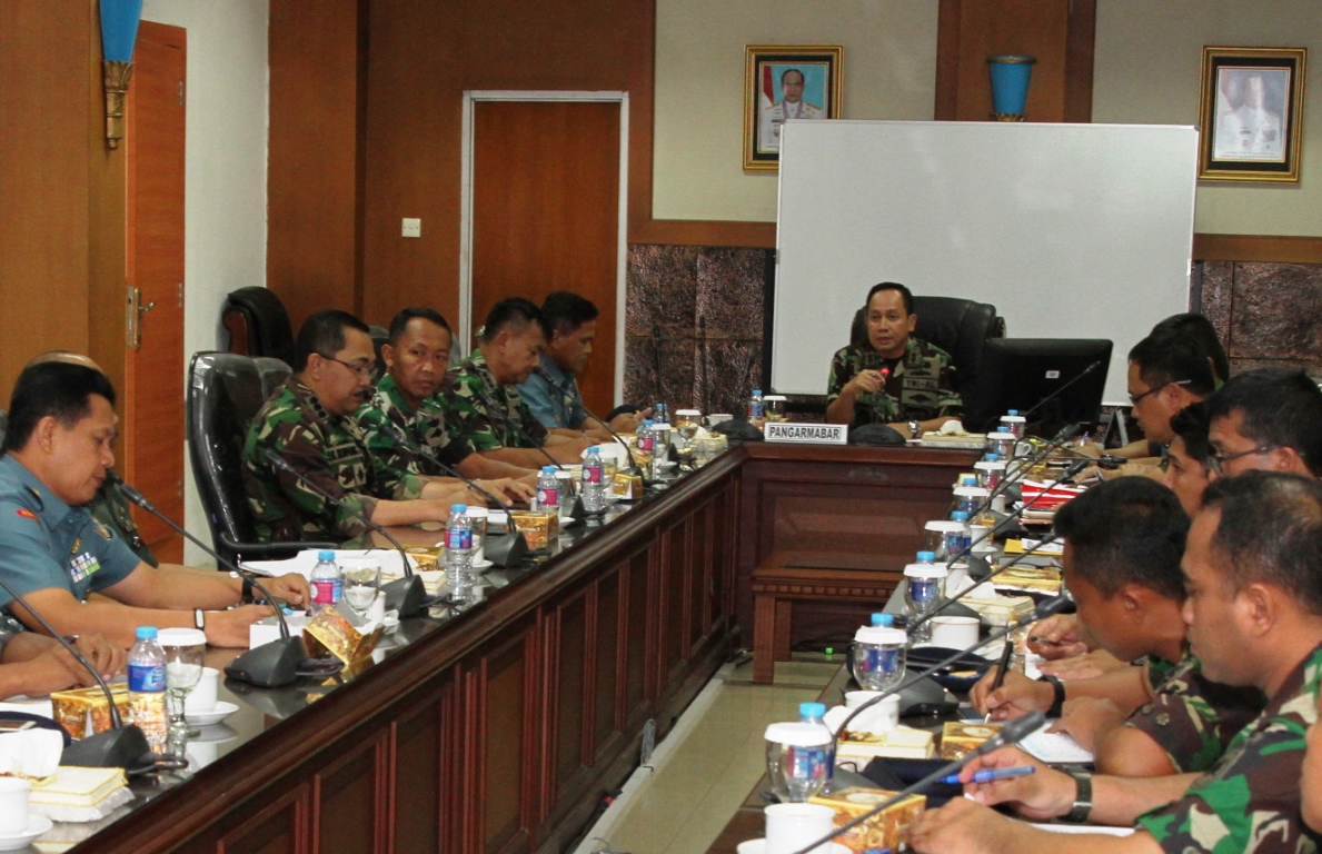 Terima Paparan Terakhir Kesiapan Satgas Sail Karimata Tahun 2016, Pangarmarbar: Jadikan Ajang untuk Bersinergi  dengan Masyarakat Setempat