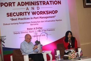 Sharing Session Pelindo I Bersama Peter A Daley. (Foto: beritasumut)