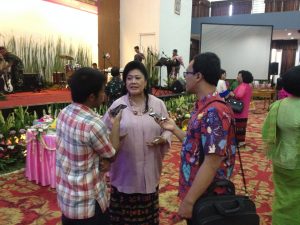 Penny Marsetio saat di wawancara wartawan di Jakarta