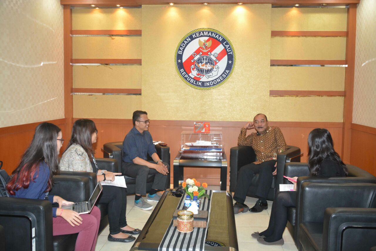 Teliti Migrasi Ireguler di Indonesia, Tiga Dosen Muda Bina Nusantara Wawancarai Kepala Bakamla