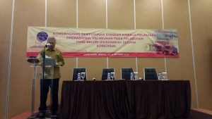 Dirjen Hubla A Tony Budiono pada saat membuka kegiatan Konsinyering Penyusunan Standar Kinerja Pelayanan Operasional Pada Pelabuhan yang Belum Diusahakan Secara Komersial tanggal 12 Oktober 2016 di Sentul, Bogor, Jawa Barat.