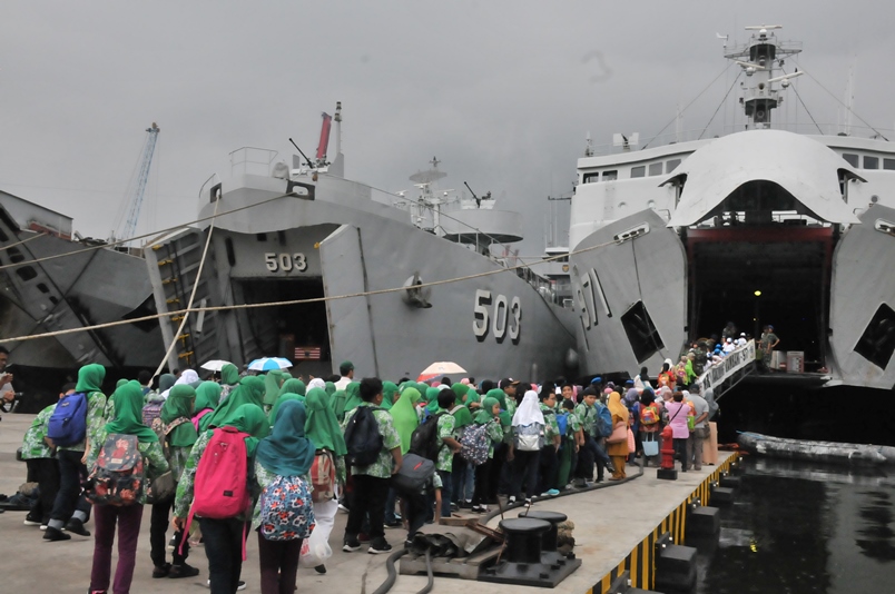 Perkuat Pengenalan Kemaritiman Sejak Dini, SD Al Azhar Kelapa Gading Kunjungi Kapal Perang TNI AL