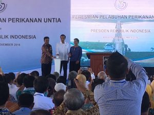 Presiden Joko Widodo meresmikan Pelabuhan Perikanan Untia.