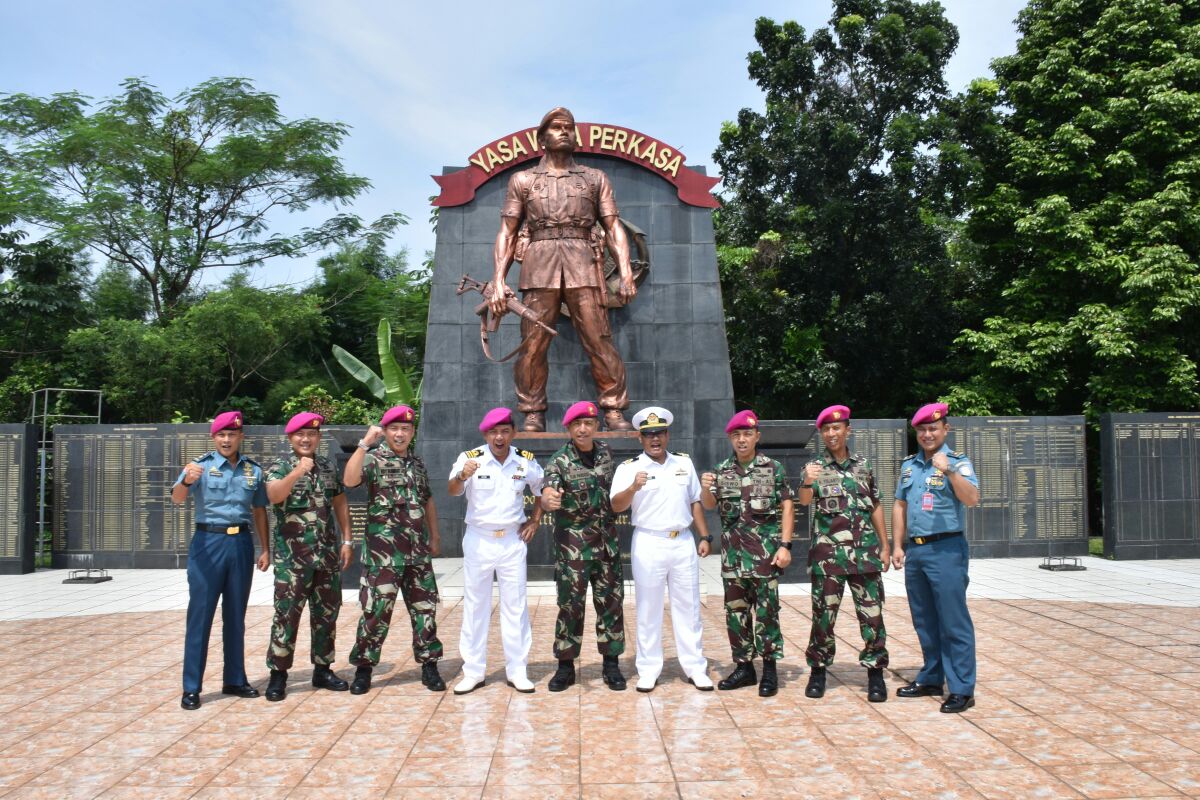 Angkatan Laut Negeri Jiran Kunjungi Bumi Marinir Cilandak