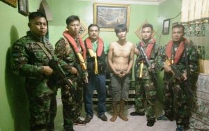 Tim WFQR-1Lanal Tanjung Balai Asahan menangkap otak pelaku perompakan terhadap kapal MT AD Matsu di Jalan HOS Cokroaminoto, Tanjung Balai, Rabu (14/12).