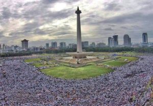 Suasana Aksi Damai 212 di Lapangan Monas