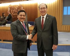 Laksamana TNI (Purn) Dr Marsetio (kiri) utusan khusus Kemenhub untuk IMO (Kiri) Bersama Sekjen IMO Kitack-Lim (Kanan)
