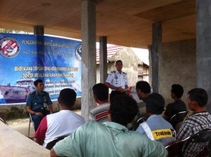 Sosialisasi Bakamla RI dan pembagian Life Jacket, di Pasar Pelelangan Ikan Desa Sesar Kecamatan Bula, Kabupaten Seram Bagian Timur, Selasa (6/12/2016).