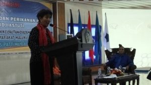 Menteri Kelautan dan Perikanan Susi Pudjiastuti saat memberikan kuliah umum di Universitas Pattimura Ambon, Jumat (16/12).