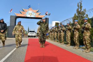 Suasana penyambutan komandan UNIFIL, Brigadier General Alfredo Perez de Aguado Martinez oleh Pasukan Indobatt.