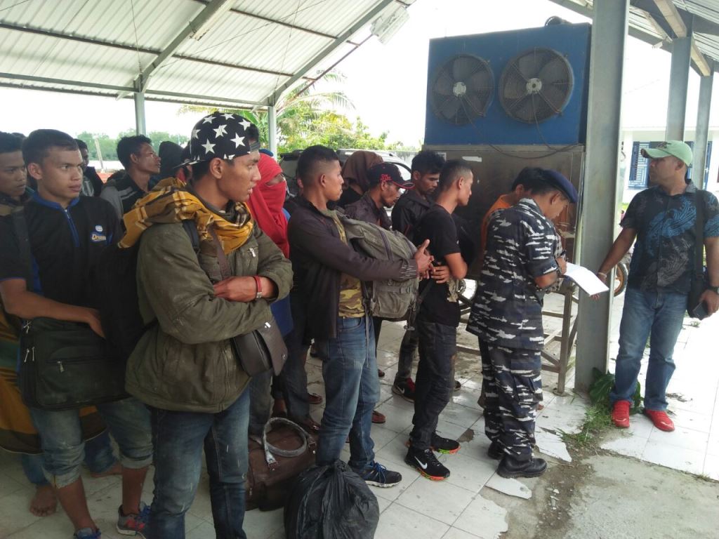 58 TKI Illegal dan 520 Gram Narkoba dari Malaysia Diamankan Koarmabar