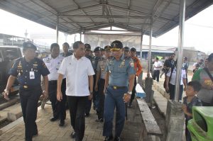 Menhub, Budi Karya Sumadi didampingi Danlantamal III tinjau Pelabuhan Kali Adem.