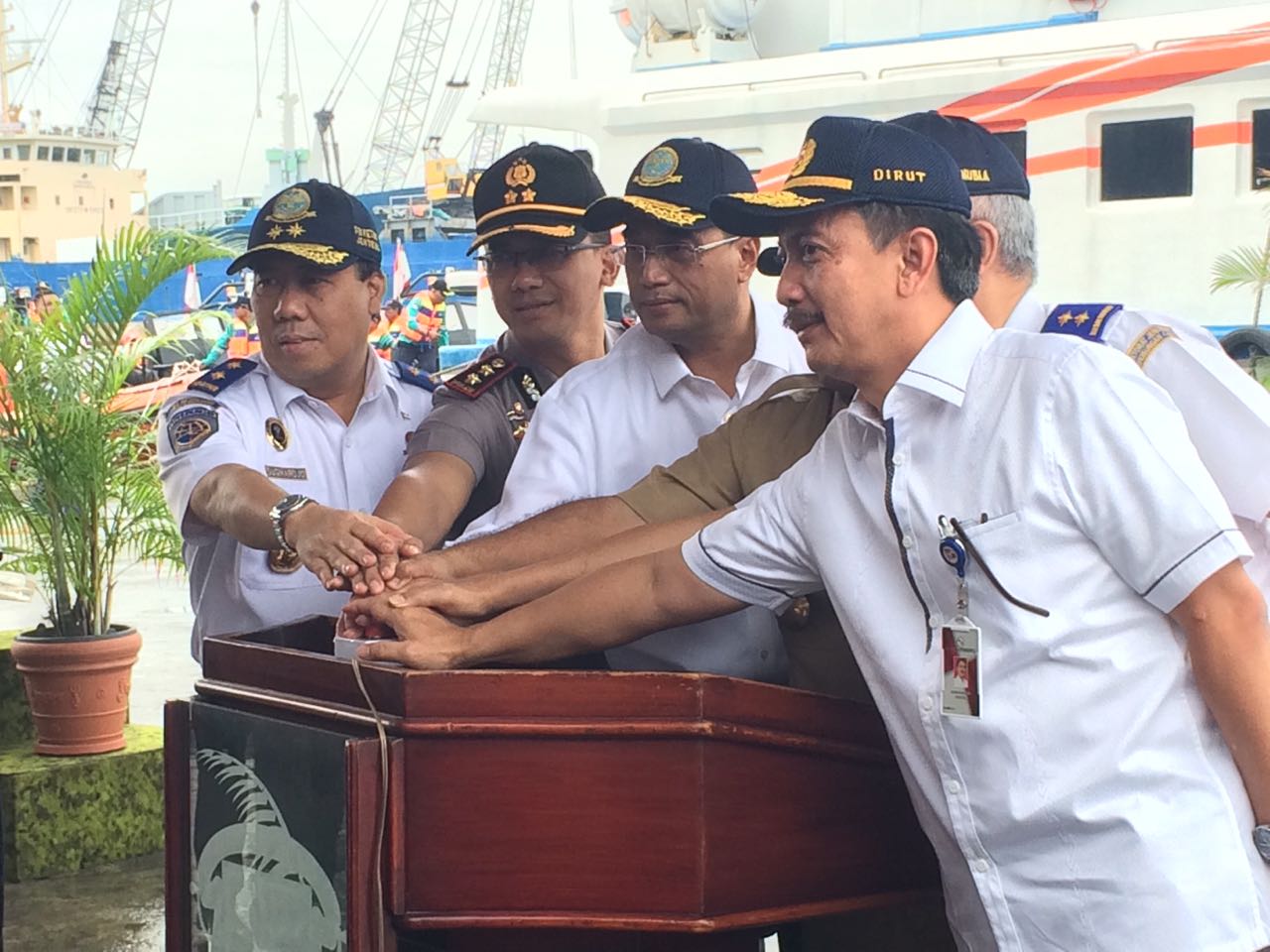 Tingkatkan Pelayanan Menuju Kepulauan Seribu, Menhub Resmikan KM Bahari Express