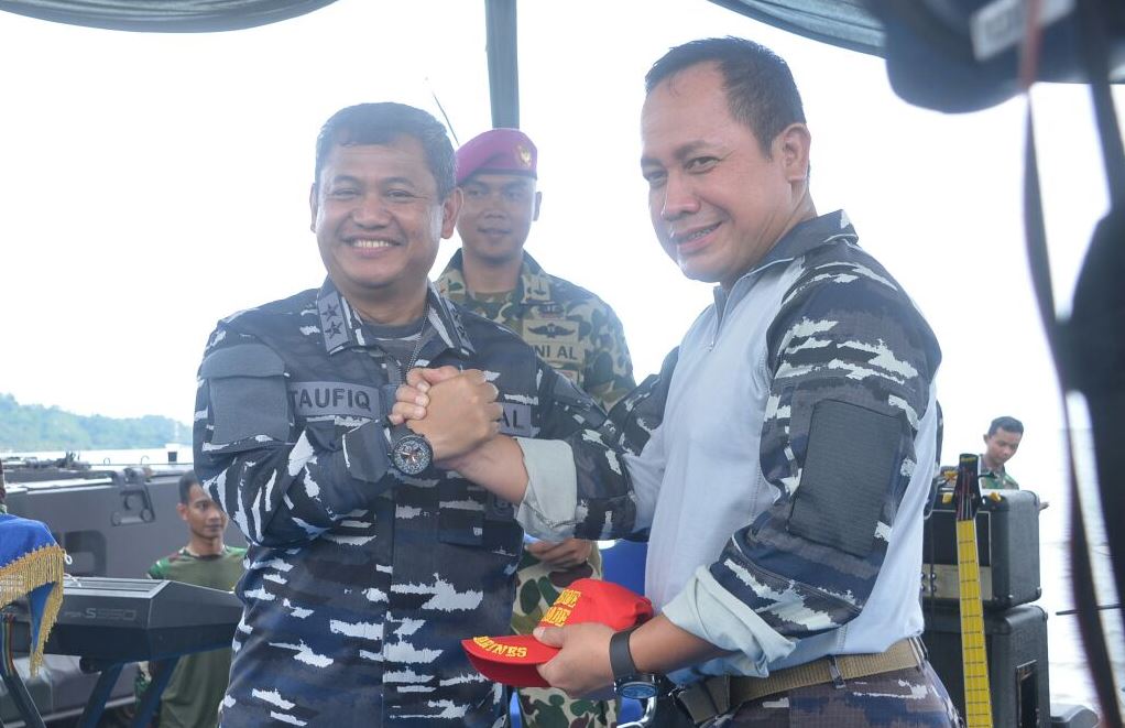 Pangarmabar Pimpin Pleton 10 Juarai Ketangkasan Prajurit AKS TNI Angkatan Laut