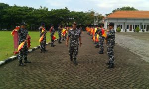 Jajaran Satlinlamil Surabaya sedang melaksanakan latihan Semapur