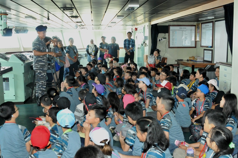 Kolinlamil berikan Wawasan Maritim kepada para Pelajar di KRI Banda Aceh-593