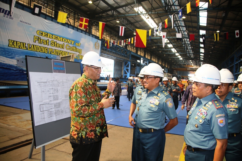 Pembangunan Kapal LPD TNI AL di Galangan PT PAL memasuki Tahap Steel Cutting