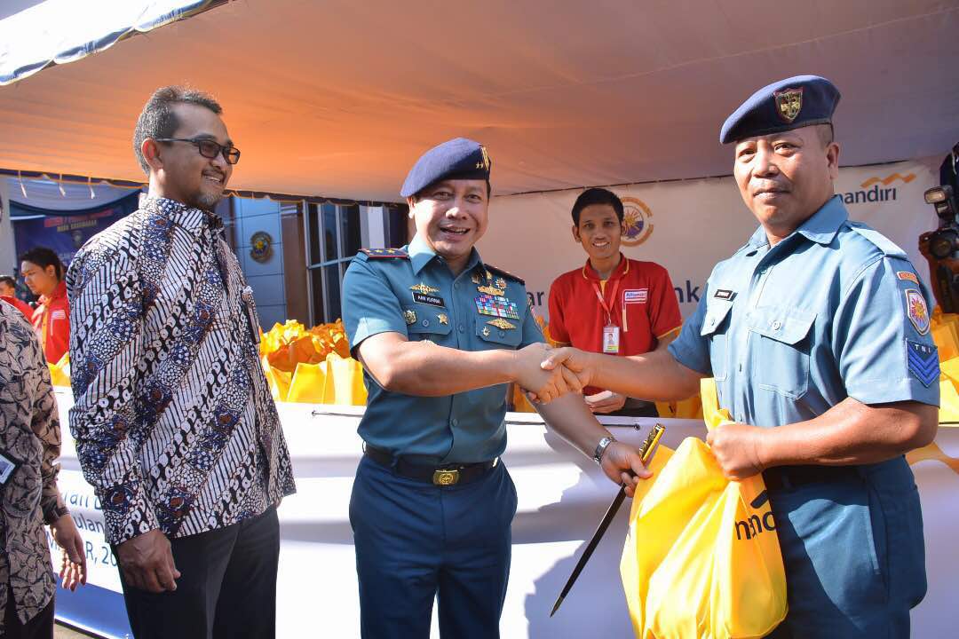 Koarmabar Gelar Pasar Murah Sambut Hari Raya Idul Fitri 1438 H