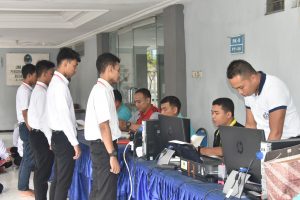 Suasana pendataran calon tantama TNI AL di Mako Lantamal V Surabaya.