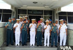 Foto bersama personel Lantamal V dengan para personel Royal Thai Navy.