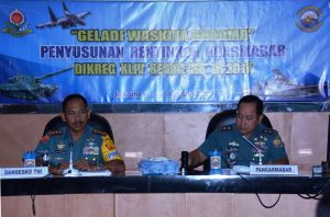 Pangarmabar Laksamana Muda TNI Aan Kurnia, S.Sos., menutup Geladi Waskita Dharma Pasis Dikreg XLIV Sesko TNI Tahun 2017 di Aula Yos Soedarso, Mako Koarmabar, Jalan Gunung Sahari No. 67, Jakarta Pusat, Jumat (11/8).