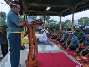 Doa bersama umat Hindu AAL Bumimoro Surabaya.