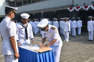 Upcara serah terima jabatan Komandan Kapal Katon 1-5-34.