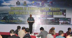 Kapushidrosal Laksamana Muda TNI Harjo Susmoro saat memberikan sambutan pada pembukaan training.