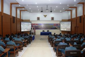 Sosialisasi Pencegahan Pemberantasan Penyalahgunaan dan Peredaran Gelap Narkoba (P4GN) kepada Prajurit Koarmatim di Auditorium Pusat Latihan Kapal Perang (Puslat Kaprang) Kolatarmatim, Ujung Surabaya, Selasa (10/10).