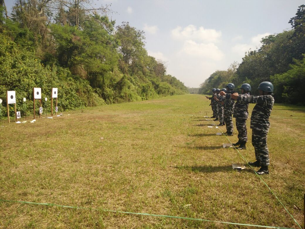 Jaga Kemampuan Dasar, Lanal Malang Beri Prajurit Latihan Menembak