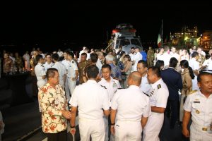 Cocktai Party yang diselenggarakan oleh French Navy Ship dengan nama Auvergne D654 yang bertempat di gladak Kapal Auvergne D654 yang sedang sandar di Dermaga Jamrud, Tanjung Perak, Surabaya, Senin (06/11).