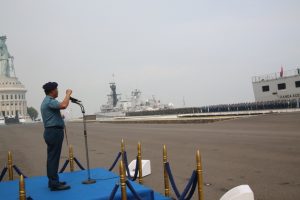 Laksda TNI Darwanto saat memberikan pesan-pesan dalam Apel Khusus Koarmatim.