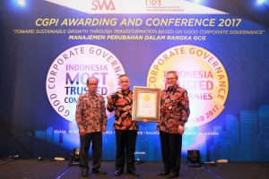 Finance Director Pelindo III, U.Saefudin Noer Menerima Penghargaan Trusted Company