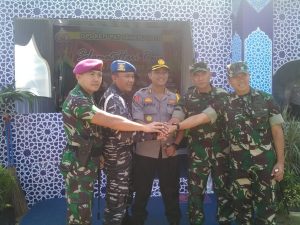Sinergi antara TNI -Polri di Pelabuhan Tanjung Perak Surabaya.
